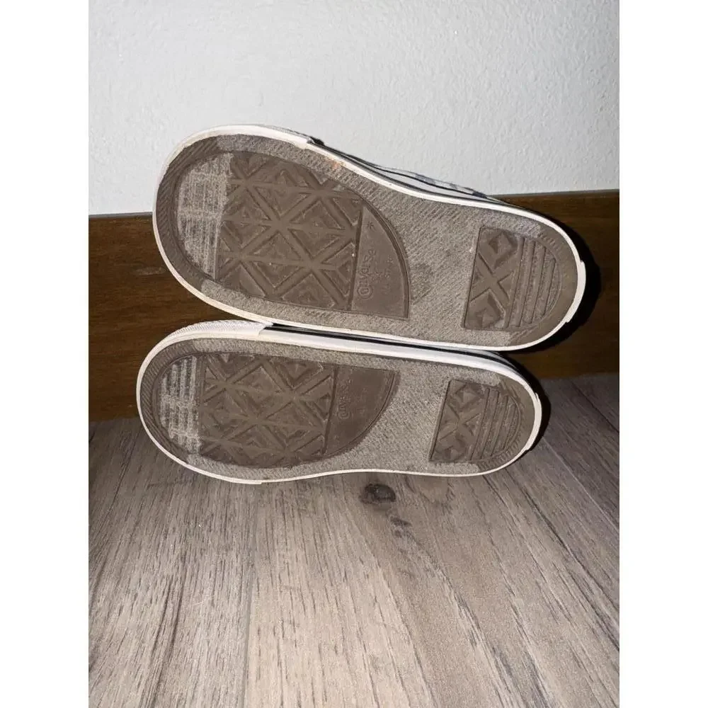 Converse lots other